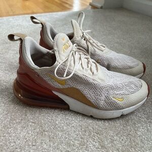 women’s Nike airmax 270